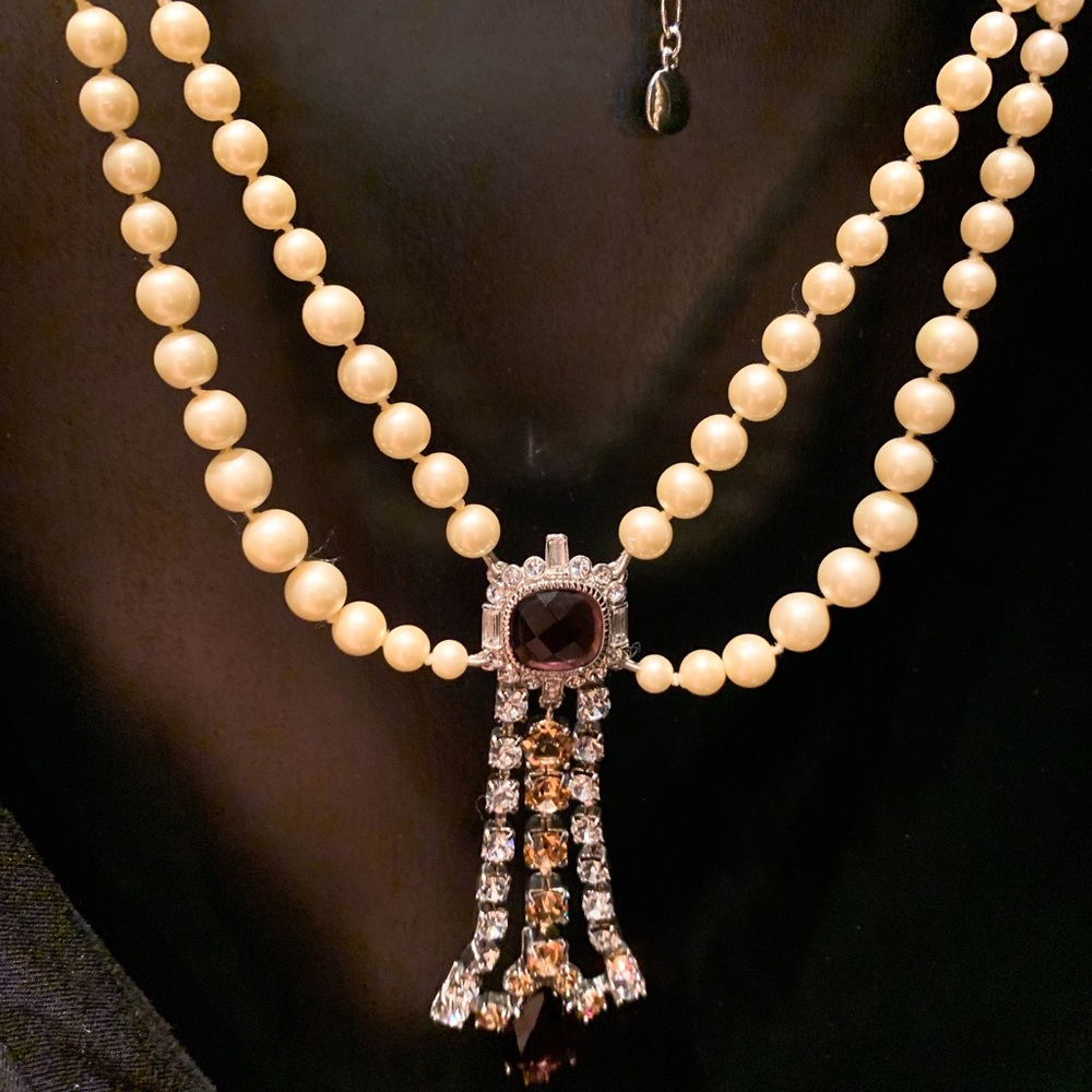 Pearl Necklaxe with Rhinestones